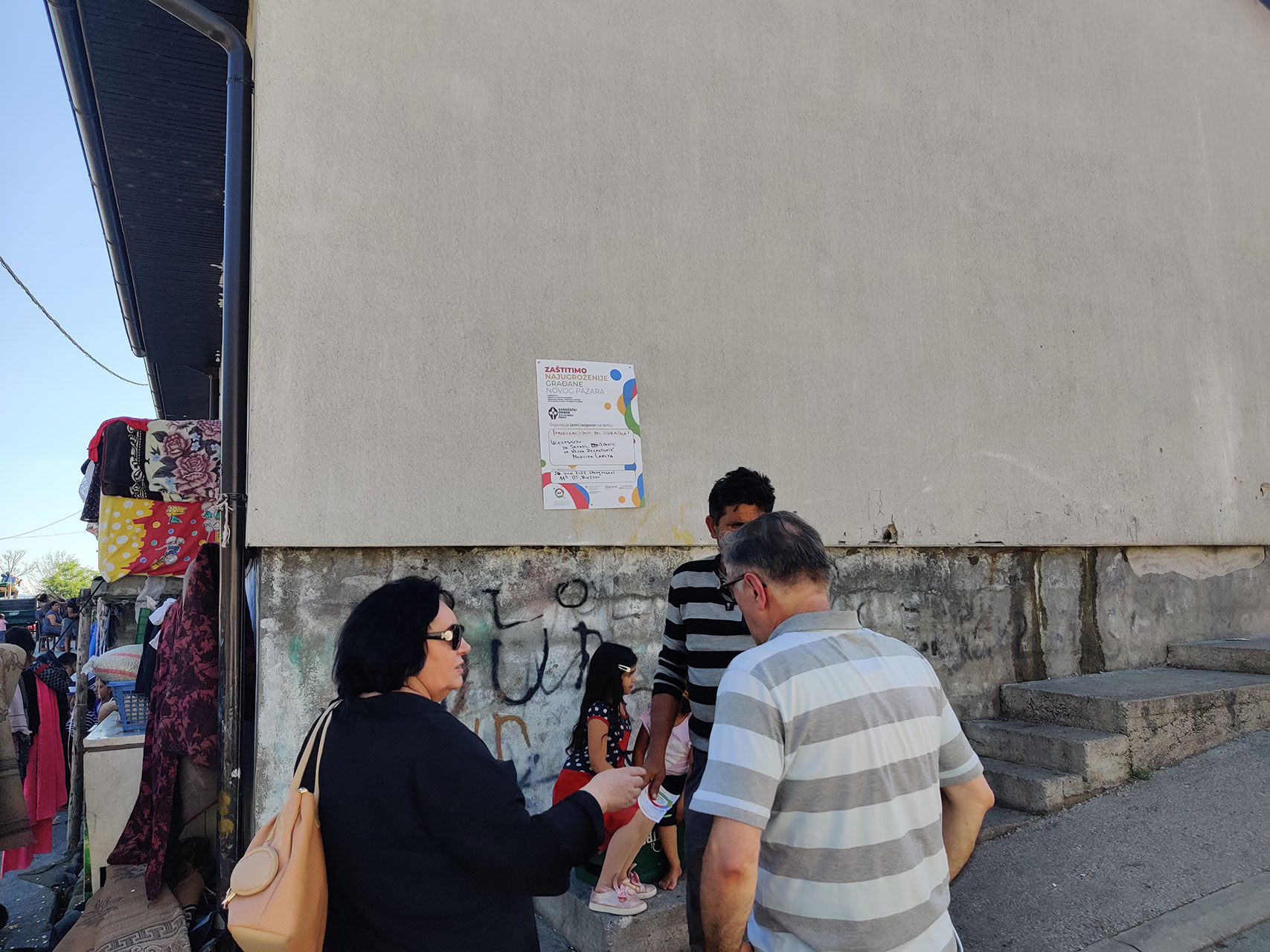 Podela flajera, razgovori sa romskom zajednicom u Blaževu